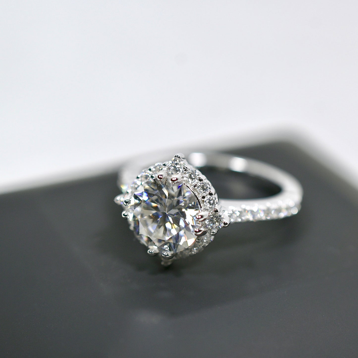 The Luminé Halo Ring