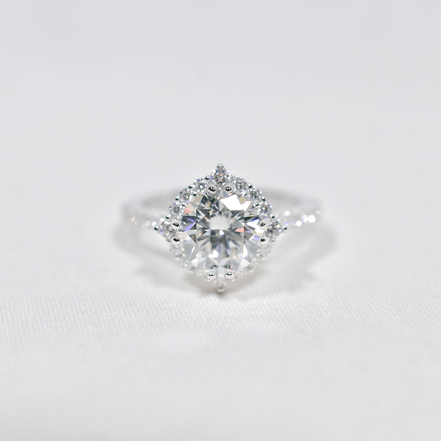 The Luminé Halo Ring