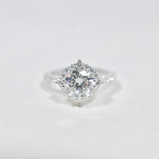 The Luminé Halo Ring